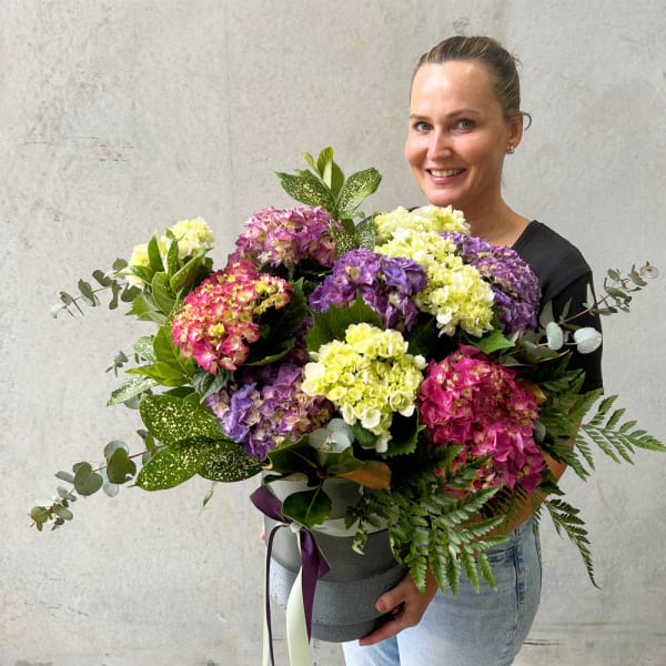 Summer Hydrangea Vase 3