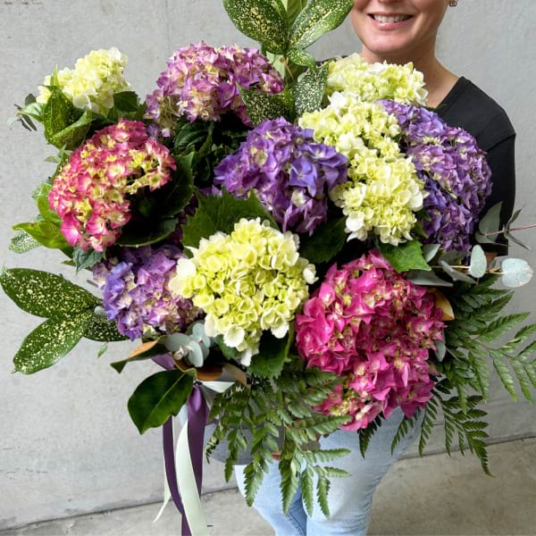 Summer Hydrangea Vase