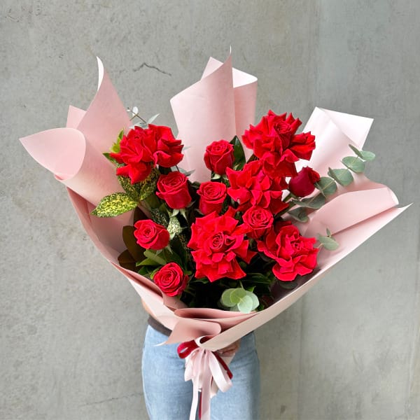 Bouquet of 12 Red Roses 3