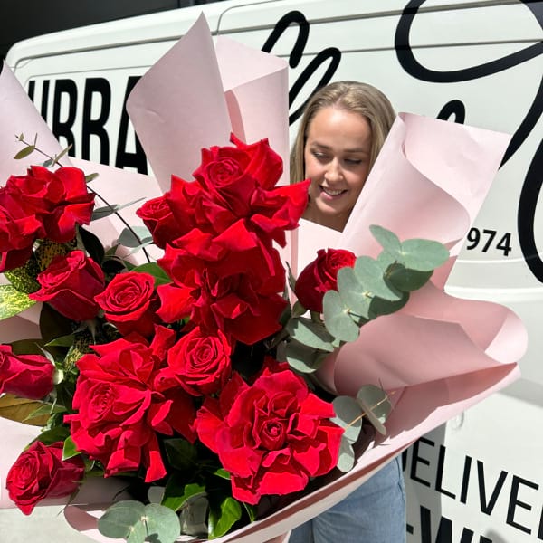 Bouquet of 12 Red Roses 2