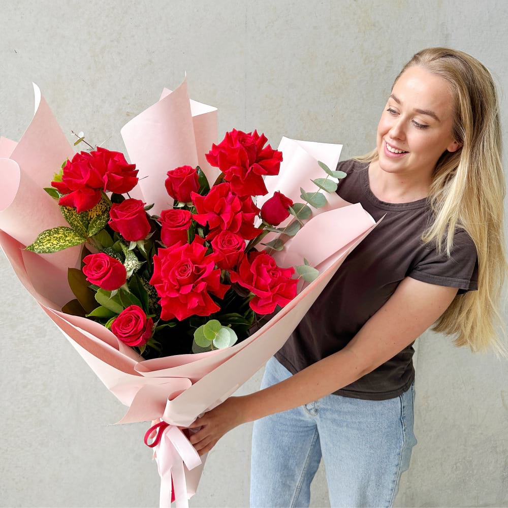 Bouquet of 12 Red Roses